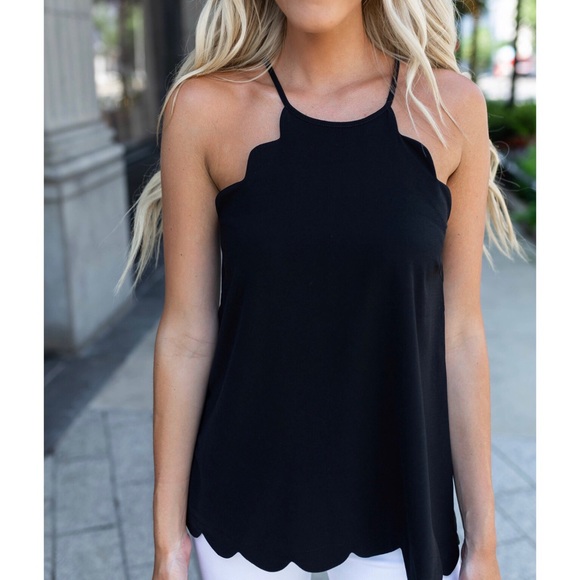 Scalloped Edge Perfect - Picture 2 of 7